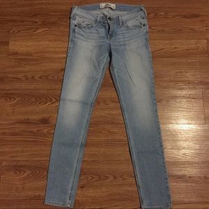 Hollister size 3s w26/L29 jeans